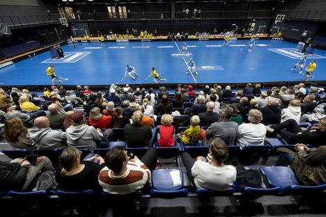 Hawks ja Eräviikingit kohtasivat lokakuussa Helsingin paikallisottelussa. Kuvan pelaajat eivät liity juttuun.