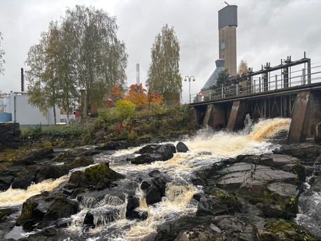 UPM:n Jämsänkosken tehtaan pato.