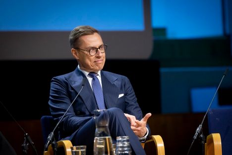 – Meidän pitää varmistua Ukrainan kohdalla, että he saavat pitää itsenäisyytensä, suvereniteettinsa ja alueellisen koskemattomuutensa. Meidän täytyy ymmärtää myös, että mikä viimeinen päätös alueista onkaan, ukrainalaiset tekevät päätöksen itse, Stubb sanoi CMI:n tilaisuudessa.