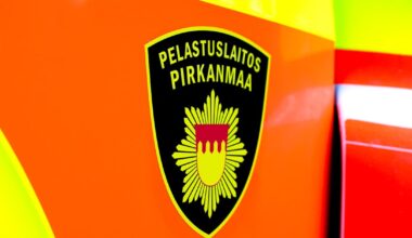 Pälkäneellä palaa teollisuus­hallin katto | Kotimaa