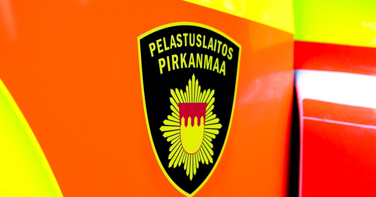 Pälkäneellä palaa teollisuus­hallin katto | Kotimaa