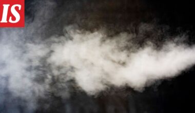 Alaikäiset tytöt saapuivat ostamaan vapea turkulaisella parkkipaikalla – ”myyjä” veti esiin jotain avain muuta