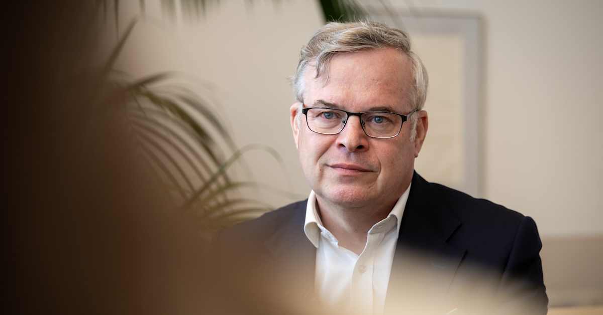 Poliisit saattoivat Lasse Lehtosen pois portilta Brysselissä – Kelan hallitus ylimääräiseen kokoukseen maanantaina | Uutisia lyhyesti