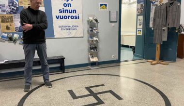 Rehtori haluaa piilottaa Iisalmen lyseon hakaristit: Joku on voinut kokea ”karmivaa tunnetta” | Kotimaa