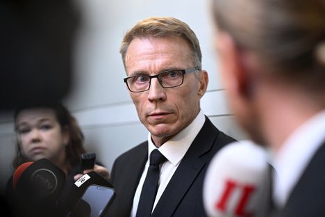 Kokoomuksen eduskuntaryhmän puheenjohtaja Jukka Kopra kuvailee Vornasen tuomiota vakavaksi.