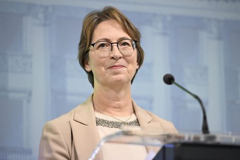 Maa- ja metsätalousministeri Sari Essayah kerto 20. marraskuuta hallituksen tiedotustilaisuudessa metsästyslain muutoksista, jotka mahdollistavat suden metsästyksen.