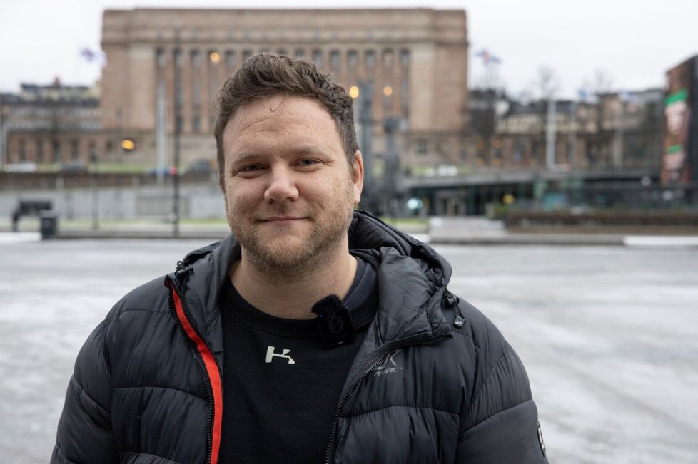 Englantilainen Dave Cad teki videoita Youtube-kanavalleen yli 10 vuoden ajan. Nykyisin hän tekee päivätyönsä ohessa videoita Instagramiin.