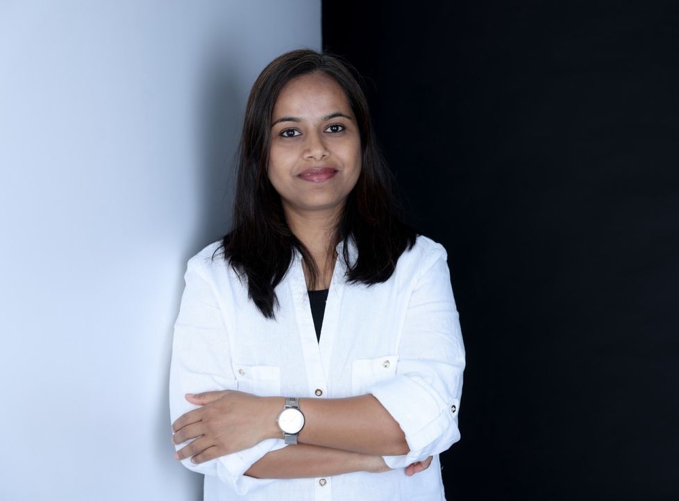 Henkilöstöhallintoyrityksessä työskentelevä Reena Jha toivoisi suomalaisilta avoimempaa suhtautumista maahanmuuttajiin.