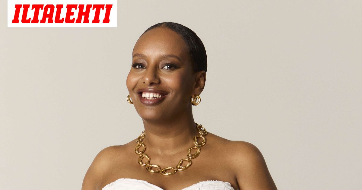 Bella Forsgrén astelee Linnan juhliin yllättävä materiaali yllään – Katso kuvat näyttävästä mekosta