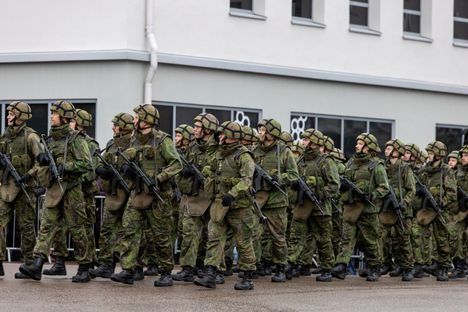 Puolustusvoimien ohimarssiin osallistui yhteensä jopa 1 300 henkilöä.