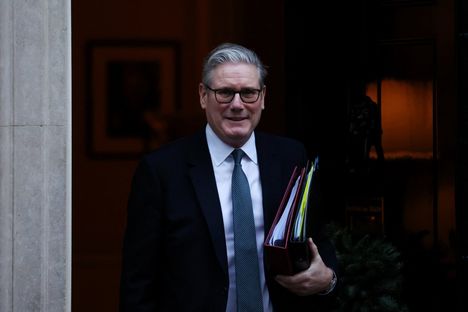 Britannian pääministeri Keir Starmerin mukaan turvapaikkajärjestelmä pitää uudistaa, jotta se koettaisiin reiluna, tehokkaana ja humaanina.