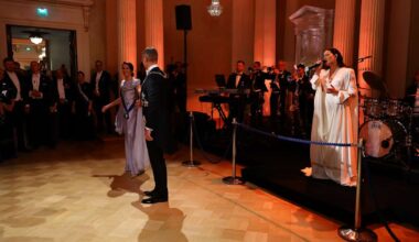 Näin koskettavia musiikkiesityksiä Linnassa nähtiin ja kuultiin | Kotimaa