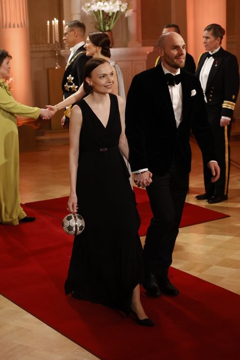 Minja Koskela ja Timo Furuholm edustivat onnellisissa tunnelmissa.