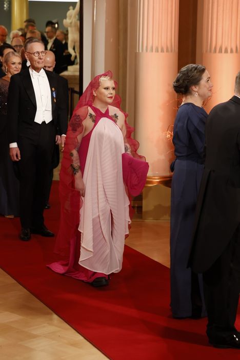 Anu Kantolan vulvamekko oli yksi illan puhutuimmista.