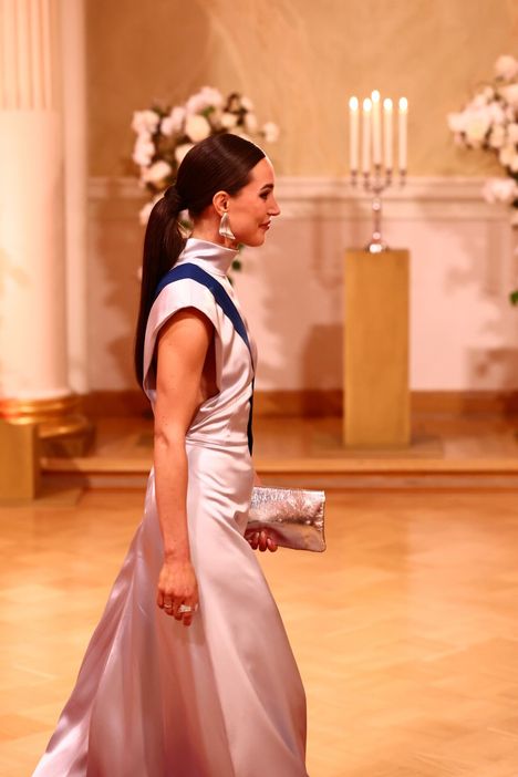 Sanna Marin juhli poninhäntäkampauksessa.