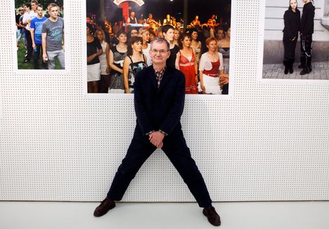 Martin Parr Think of Finland -näyttelyssään Laboratory-galleriassa Helsingissä vuonna 2012.