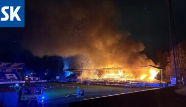 Valkeakoskella jalkapallokentän päätykatsomo on ilmiliekeissä