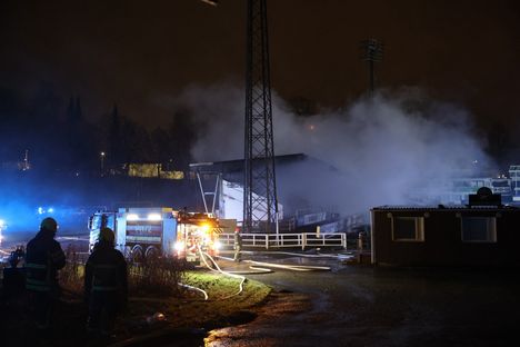 Paikalla aloitetaan jälkisammutustyöt, tiedottaa pelastuslaitos ennen kymmentä illalla.