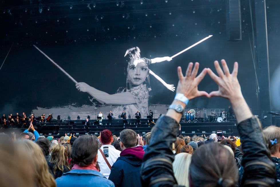 Ultra Bralla oli viime elokuussa kaksi loppuunmyytyä keikkaa Olympiastadionilla. Oman ilmaislipun sinne sai ilmoitusten mukaan vain kolme kansanedustajaa.