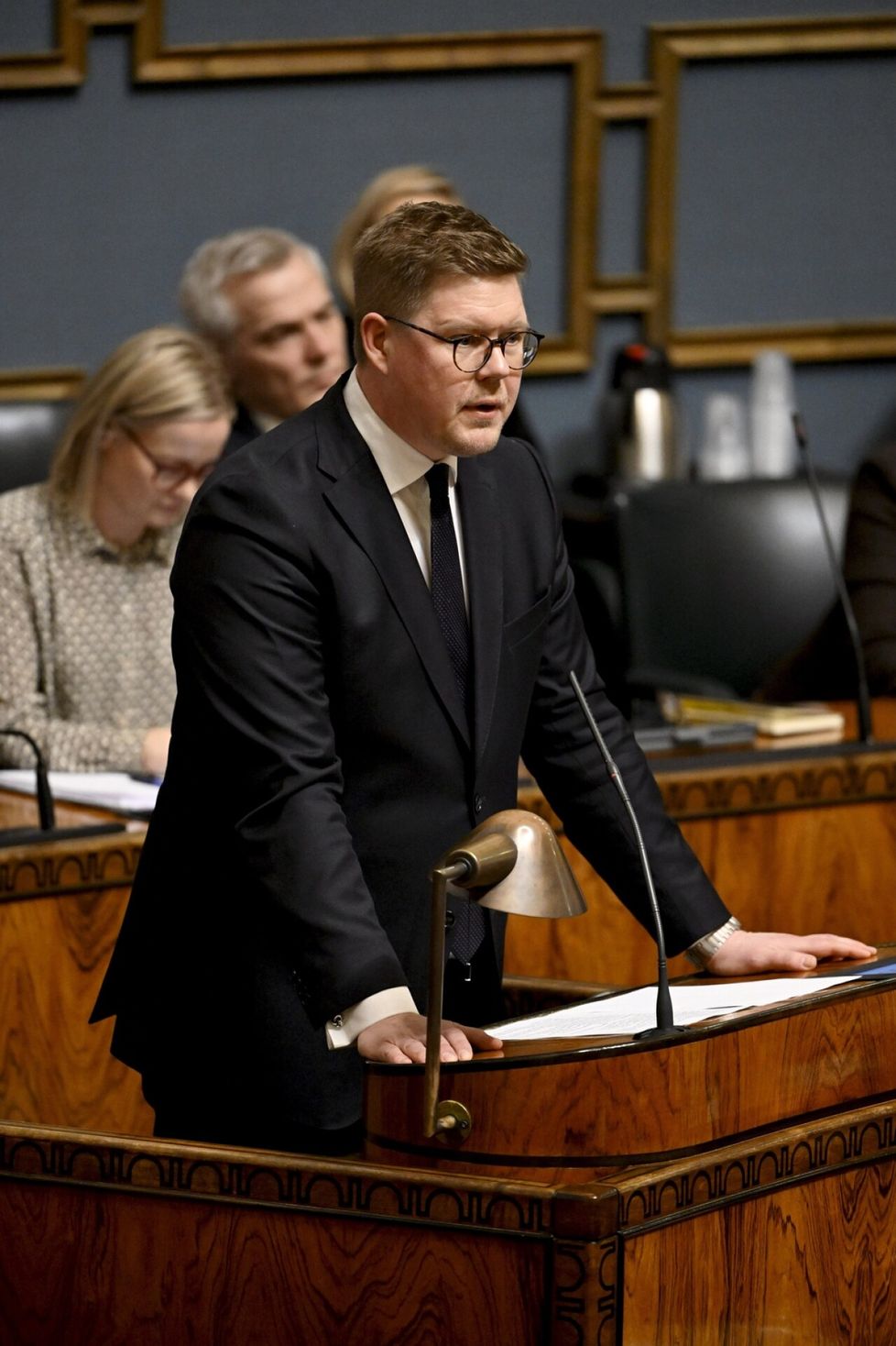 Sdp:n puheenjohtaja Antti Lindtman ilmoittaa säntillisesti saamiaan pääsylippujaan. Hän on ollut ilmaislipulla muun muassa Ruisrockissa, Tikkurila festivaaleilla, Urheilugaalassa. Emma Gaalassa, Savonlinnan oopperajuhlilla, kolmessa jääkiekko-ottelussa, Kansallisteatterin näytöksessä ja Kaupallisen radion 40-vuotisjuhlissa.