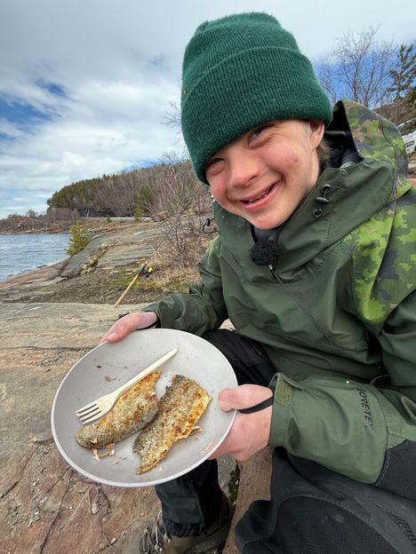Osmo Peltola suuren herkkunsa äärellä.