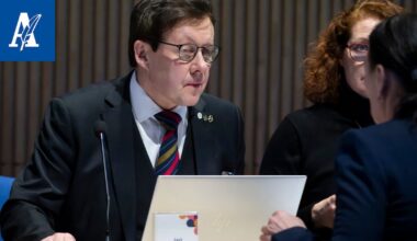 Pirhan kohuttu palkkioasia jää pöydälle