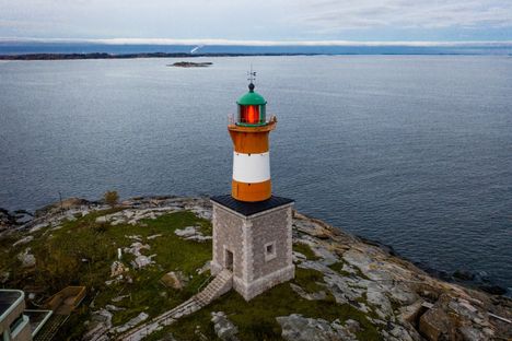 Kuvassa Harmajan majakkasaari.