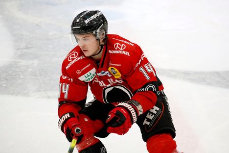 Atte Mäkinen pelasi SM-liigassa kausilla 2018–21. Kuva tammikuulta 2020, kun hän edusti Porin Ässiä.