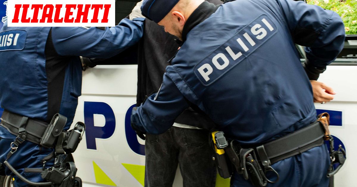 Aura-auton kuljettaja löysi miehen henkihieverissä tieltä – Kolmea epäillään rikoksista Lapissa