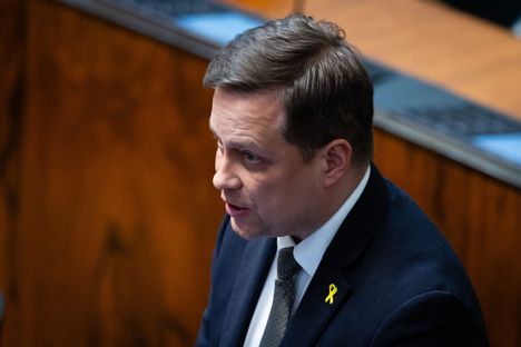 Perussuomalaisten kansanedustaja Vilhelm Junnila tunnettiin naantalilaisena, mutta hän on muuttanut Turkuun.