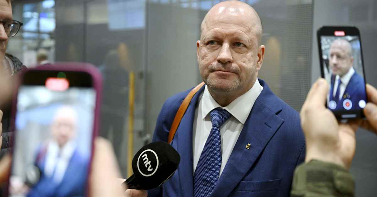 Timo Vornanen irtisanoutui poliisin virasta | Uutisia lyhyesti