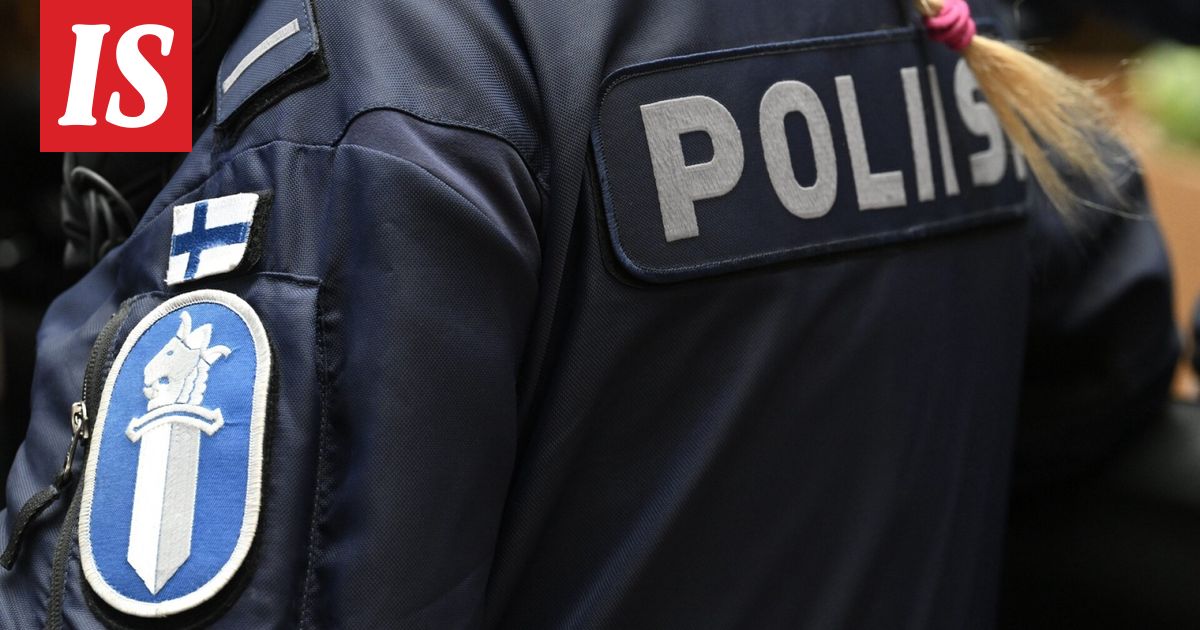 Ryöstöyritys veitsellä uhaten Espoon Latokaskessa