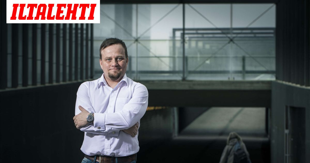 Paavo erosi Helsingin Suomalaisesta Klubista – Pian hän sai viestin, josta järkyttyi puheenjohtajakin