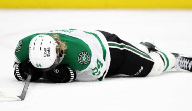 NHL:ssä karsea suomalais­näky: Roope Hintz talutettiin tuskissaan jäältä – sensaatio­tulokas Oliver Kapasen loisto jatkui | Urheilua lyhyesti