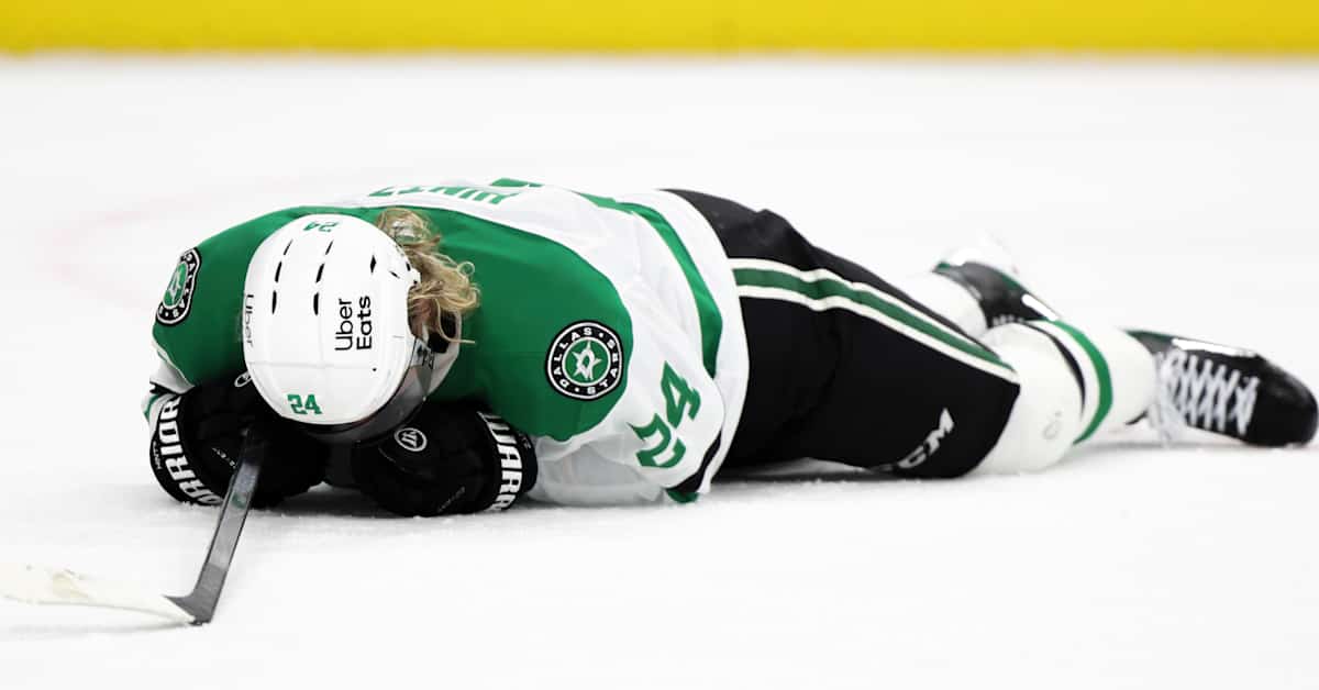 NHL:ssä karsea suomalais­näky: Roope Hintz talutettiin tuskissaan jäältä – sensaatio­tulokas Oliver Kapasen loisto jatkui | Urheilua lyhyesti