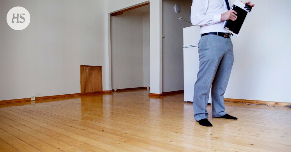 Myyjät kuvaavat ja kuuntelevat asuntonäyttöjä