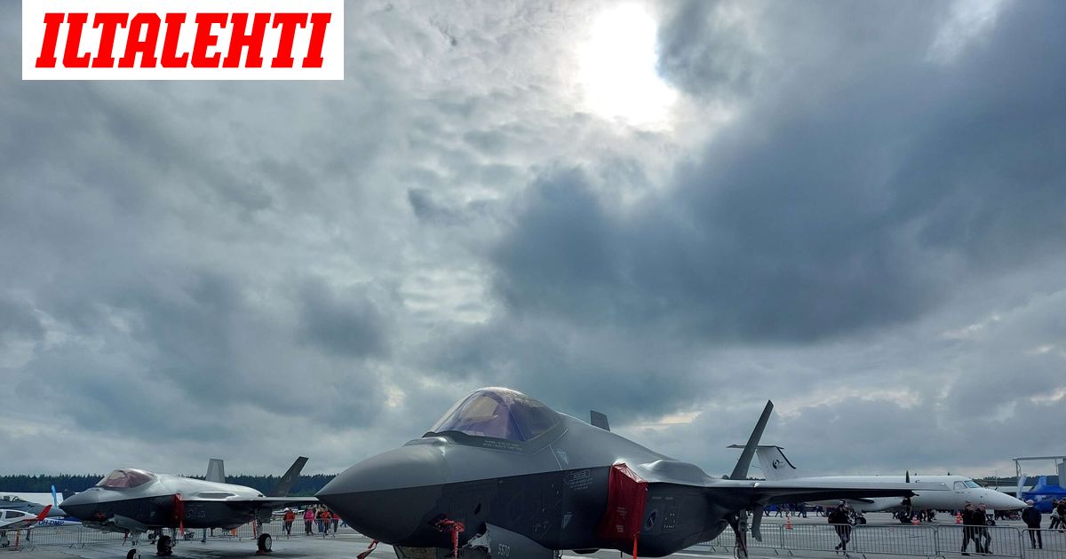 Tällaisia ohjuksia Suomi hankkii uusiin hävittäjiin – Hinta yli miljardi dollaria