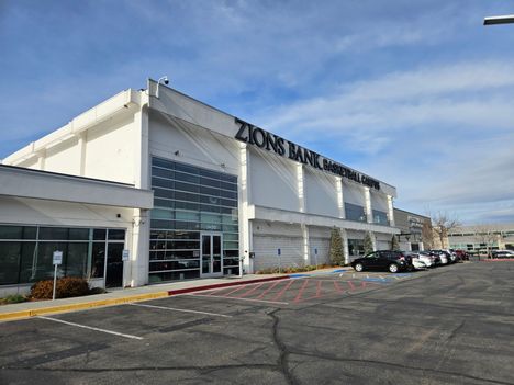 Täällä Utah Jazz harjoittelee, mutta ei enää kauaa. Seuralle on rakenteilla uudet tilat.