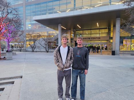 Kaksoset Alex ja Will tunnustautuvat Lauri Markkasen faneiksi.