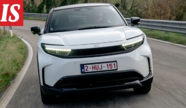 Suomeen tulee pian täysin uusi sähkö-Toyota – tällainen on Yarista isompi uutuus
