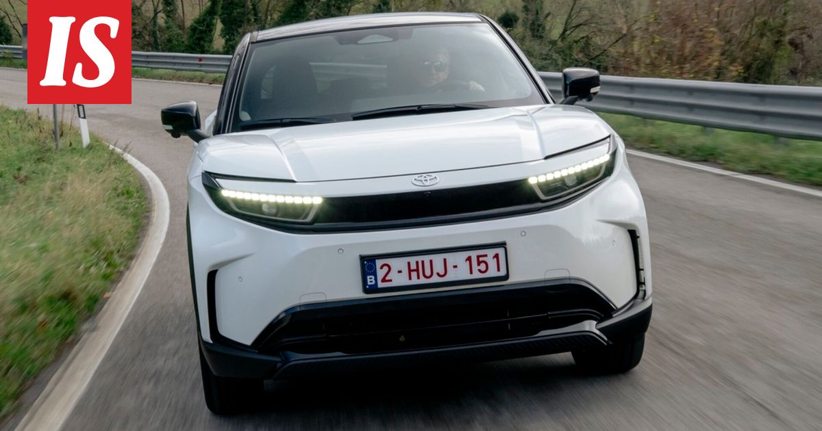 Suomeen tulee pian täysin uusi sähkö-Toyota – tällainen on Yarista isompi uutuus