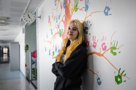Stella Niemi, 22, muutti 19-vuotiaana työn perässä Heinolasta Rautavaaraan koulunuorisotyöntekijäksi.