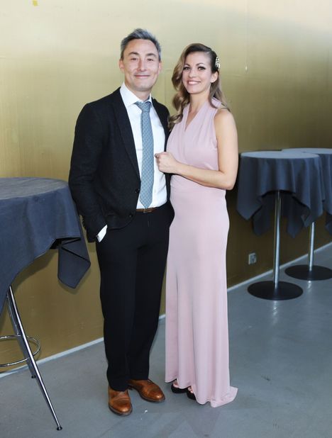 Jenni Banerjee oli käynyt Tanskassa muutamia kertoja ennen tanskalaisen Joakim-kihlattunsa tapaamista, mutta vasta miehensä myötä hän on tutustunut maahan ja sen kulttuuriin paremmin.