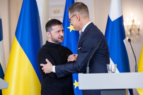 Euroopan johtajat ovat luvanneet tukea Ukrainaa. Kuvassa Ukrainan ja Suomen presidentit Volodymyr Zelenskyi ja Alexander Stubb.