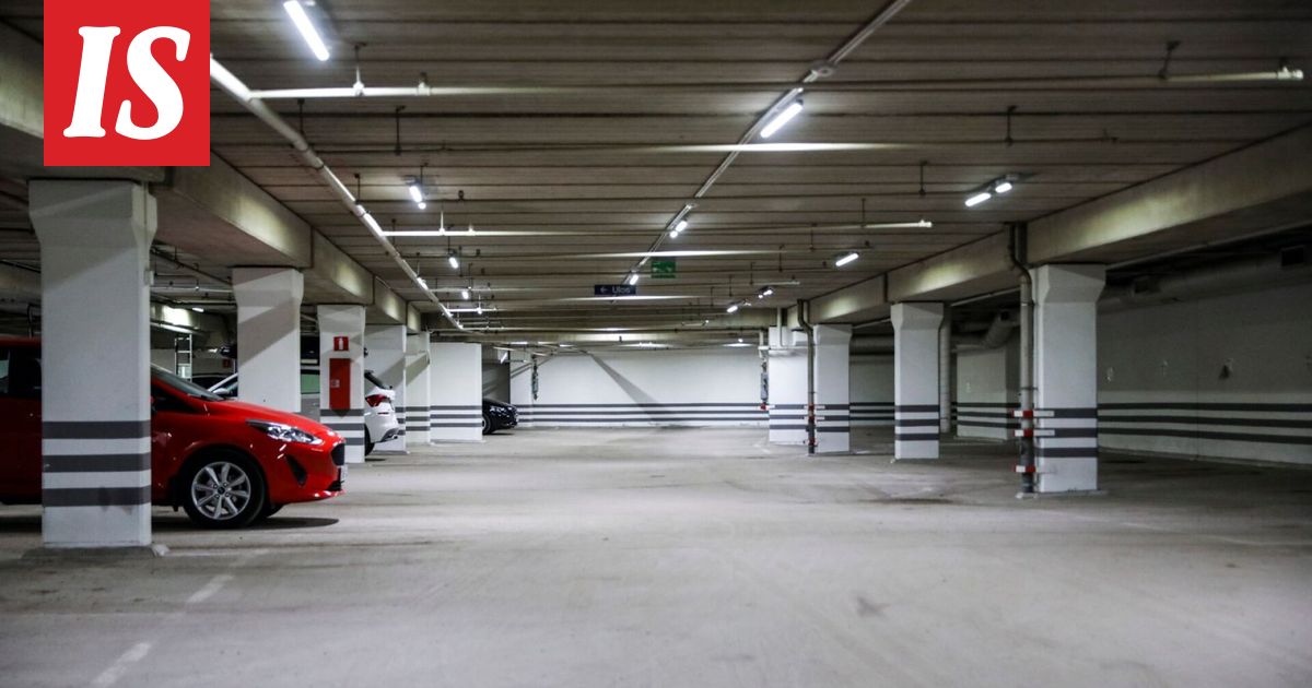 Leveät autot aiheuttavat ongelmia vanhoissa pysäköintitiloissa – ruudut käyvät ahtaiksi
