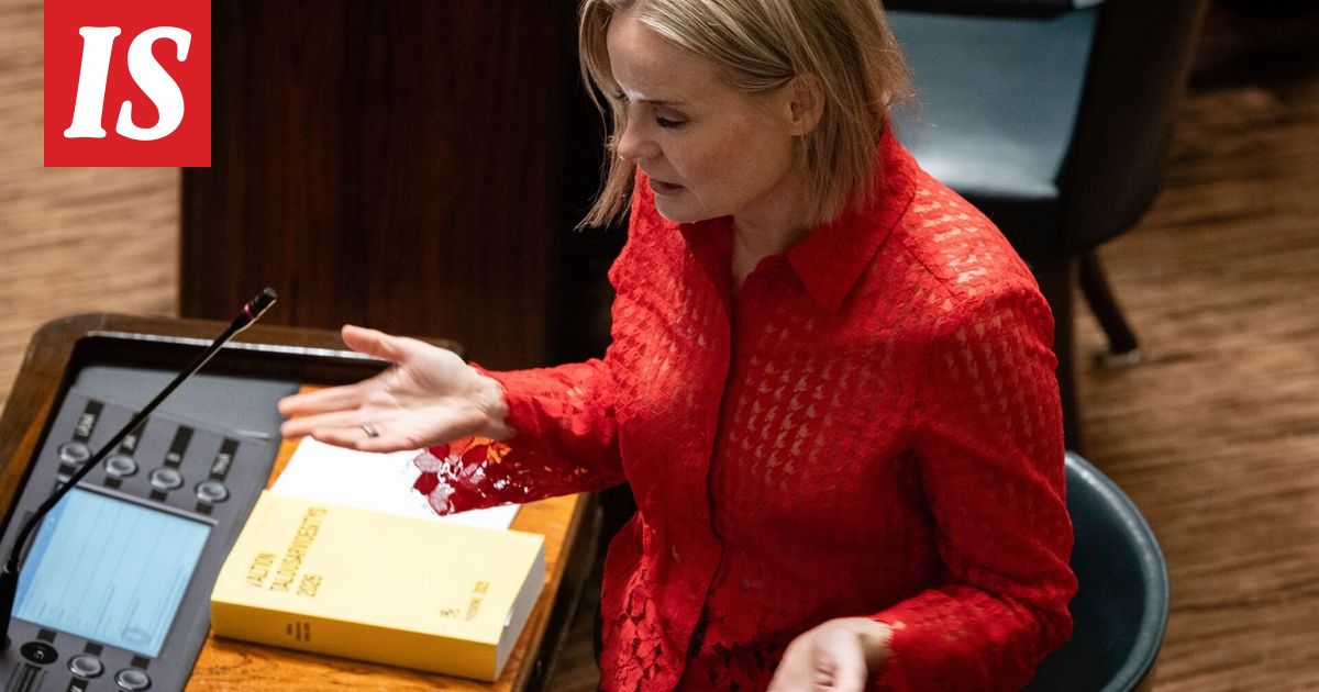 Riikka Purra puhuu omilleen – suora lähetys kello 9.55