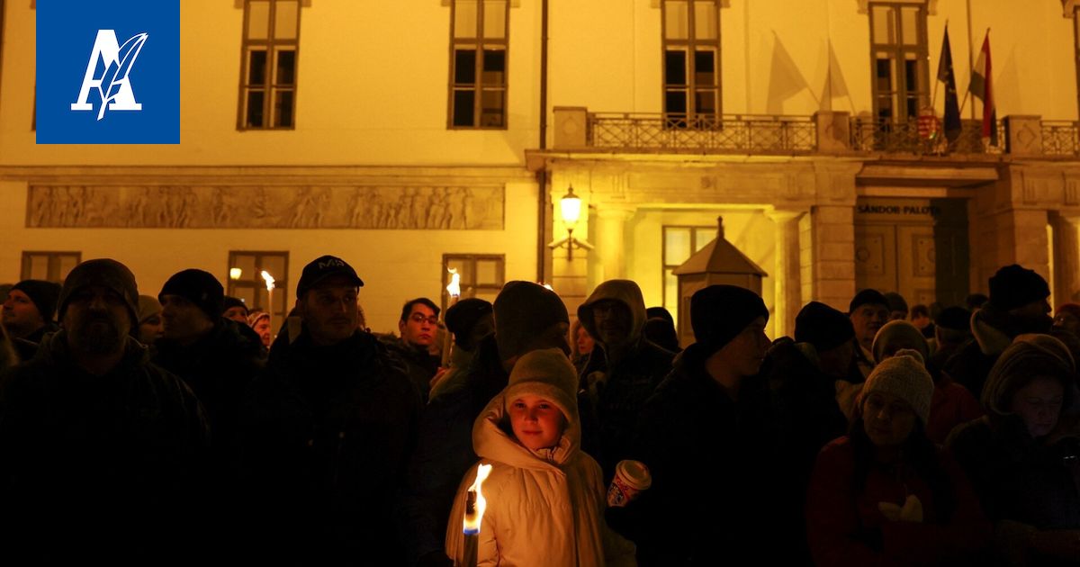 Budapestissa suur­mielenosoitus lasten hyväksikäytön takia