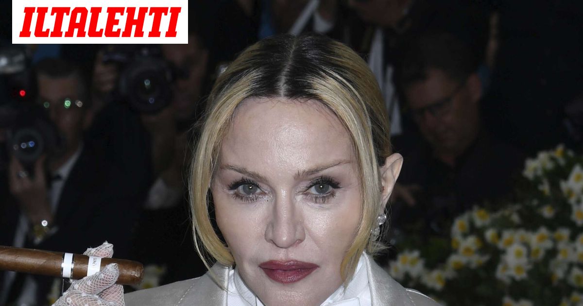 Madonna poseeraa pinkissä korsetissa – Kuvat takapuolesta olivat liikaa: ”Pystyt parempaan”