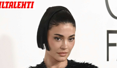 Erohuhut kumonnut Kylie Jenner juhli jouluisassa lateksiasussa – Katso kuvat