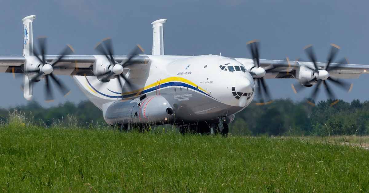 Jättimäisen venäläiskoneen runko katkesi kesken lennon – video näyttää | Uutisia lyhyesti